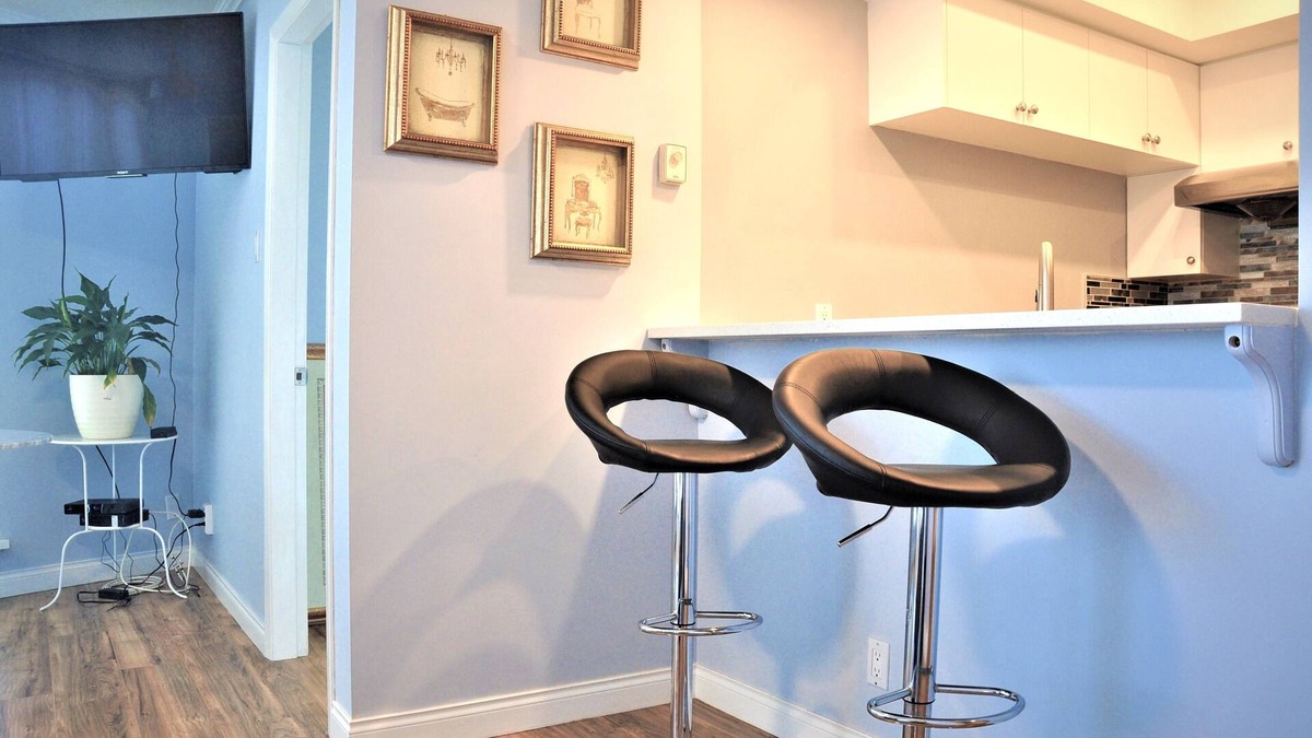 Richmond City Centre Apartment | Cozy 2BR in downtown Richmond/Free PKG/Cozy two bedrooms across Richmond Centre
