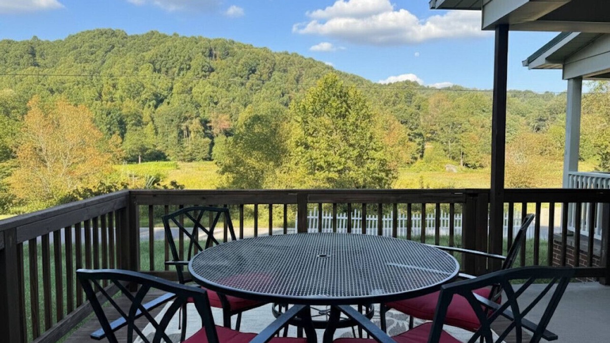 Vilas Cabin | Cozy 2BR Mountain Cabin w/River Views & Patio