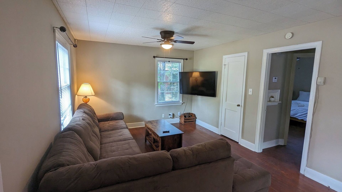 Jackson House | Cozy 2BR Retreat in Midtown Jackson