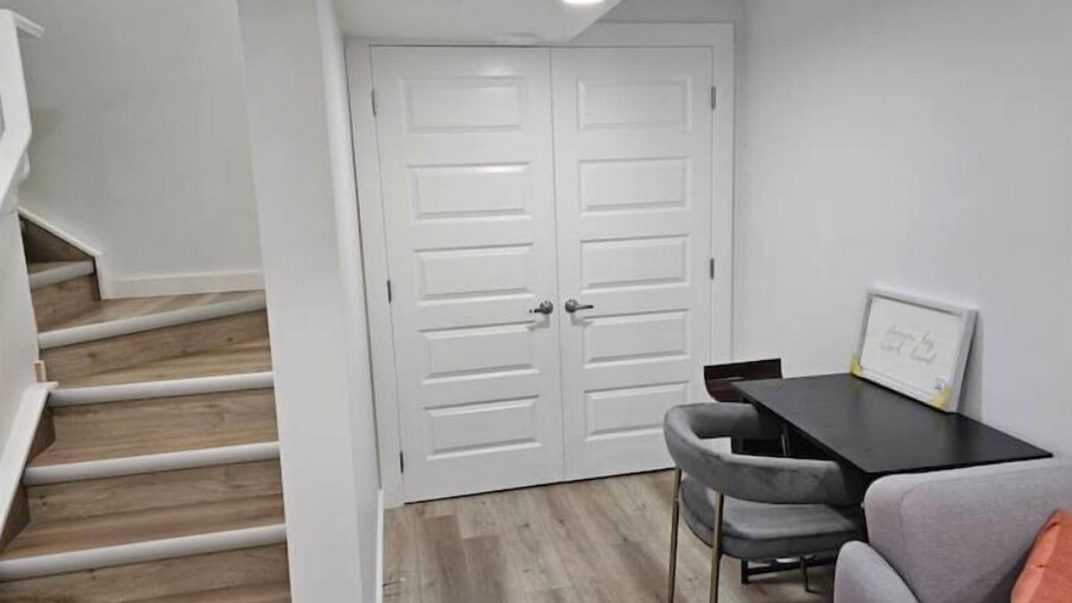 Northwest Calgary House | Cozy 2brm suite in NW Calgary