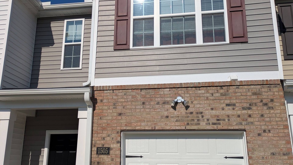 Carthage House | Cozy 3 Bedroom 2.5 Bath Townhome in Charming Carthage