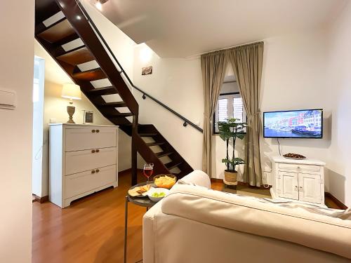 Linda-a-Velha Apartment | Cozy 3 Bedroom Apartment in Belem Lisbon 3 to 5 Guests