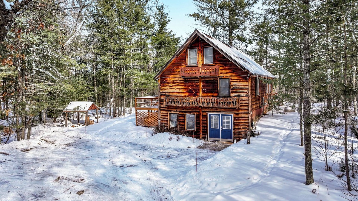 Baldwin Cabin | Cozy 3-bedroom cabin on the Pere Marquette River