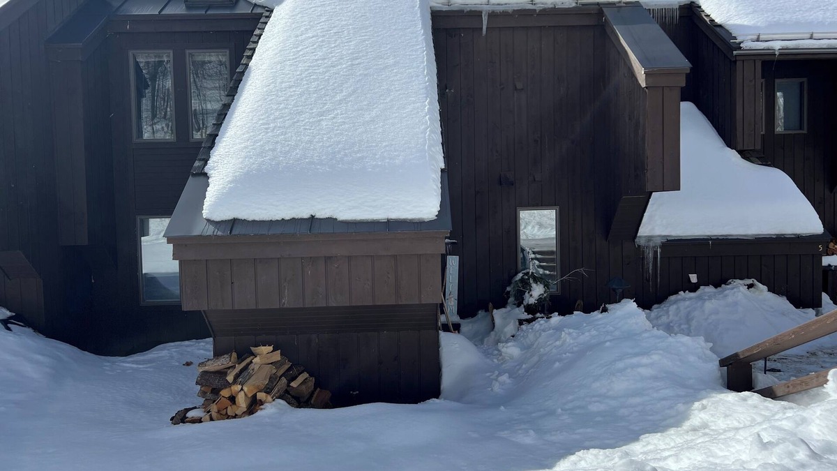 Plymouth Condo | Cozy 3-bedroom condo located in Plymouth, VT .n12 miles to Okemo mountain-