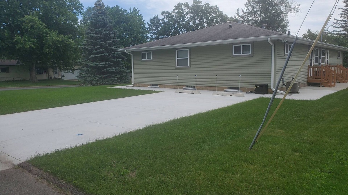 Eau Claire Condo | Cozy 3-bedroom condo with AC and WiFi in enjoyable Eau Claire