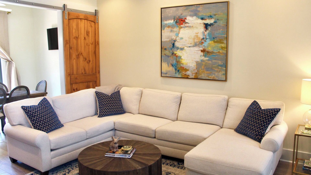 Starkville Condo | Cozy 3-bedroom condo conveniently located near campus in Starkville.
