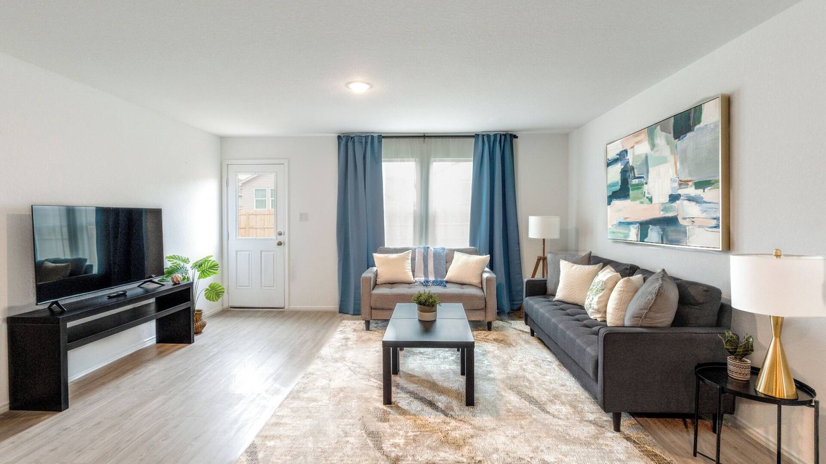 New Braunfels Cabin | Cozy 3-Bedroom Home - Perfect for Extended Stays!