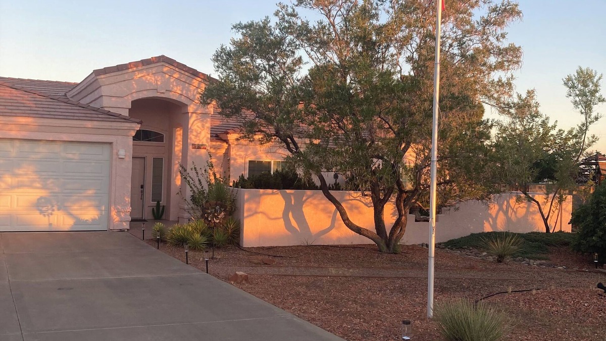 Page House | Cozy 3-bedroom house in Page with onsite parking for 4 vehicles with trailers.