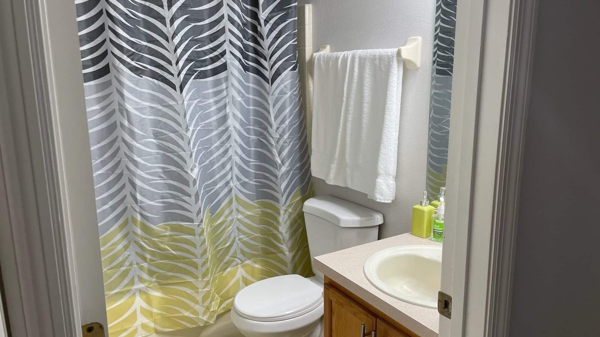Sunset Ridge House | Cozy 3-bedroom house with AC and WiFi in fantastic Davenport