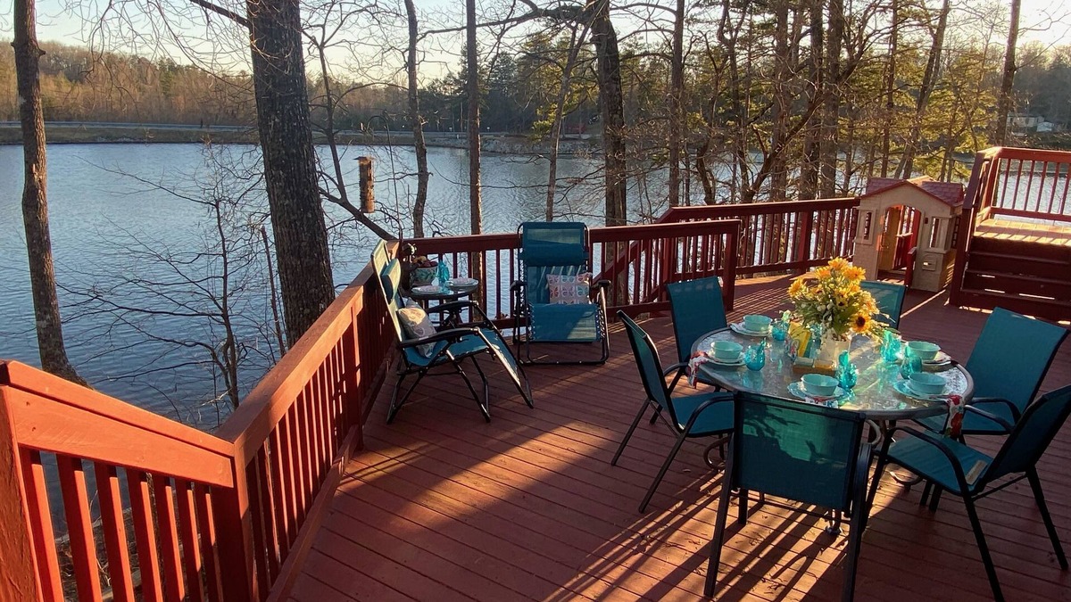 Mountain Rest House | Cozy 3-bedroom LAKE home just minutes to Waterfall Hikes