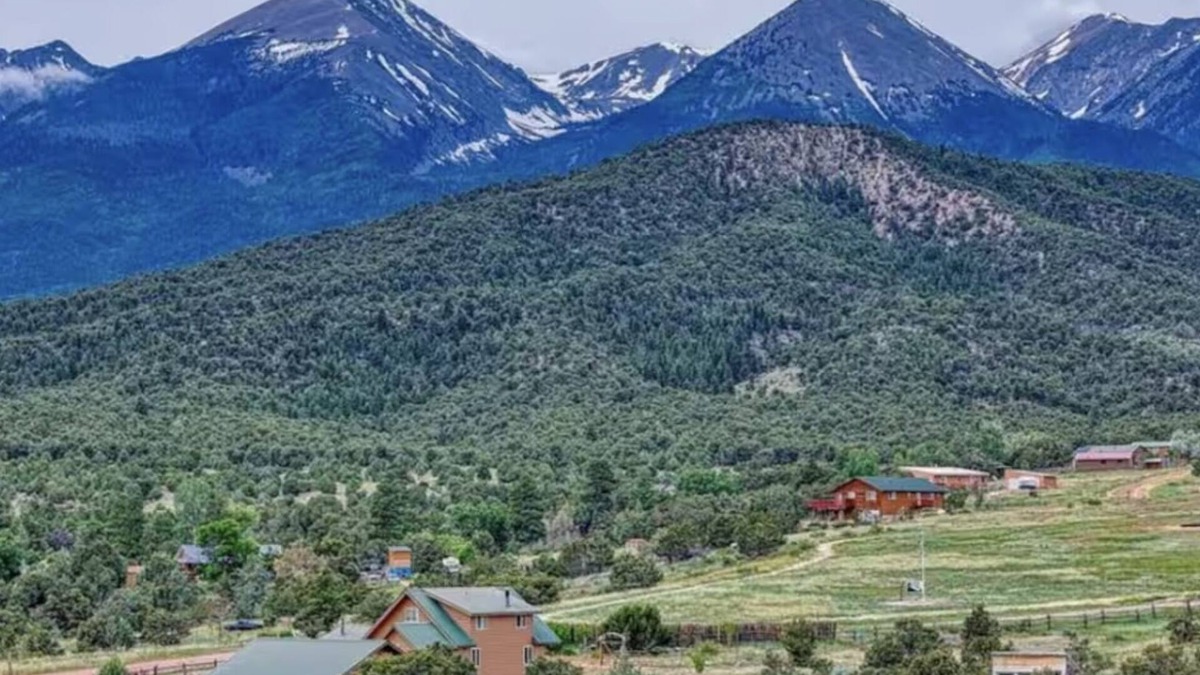 Howard Cabin | Cozy 3-bedroom mountain cabin with breathtaking 360 degree view