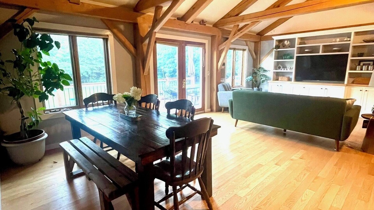 Fairfax House | Cozy 3-bedroom post and beam house in charming Fairfax