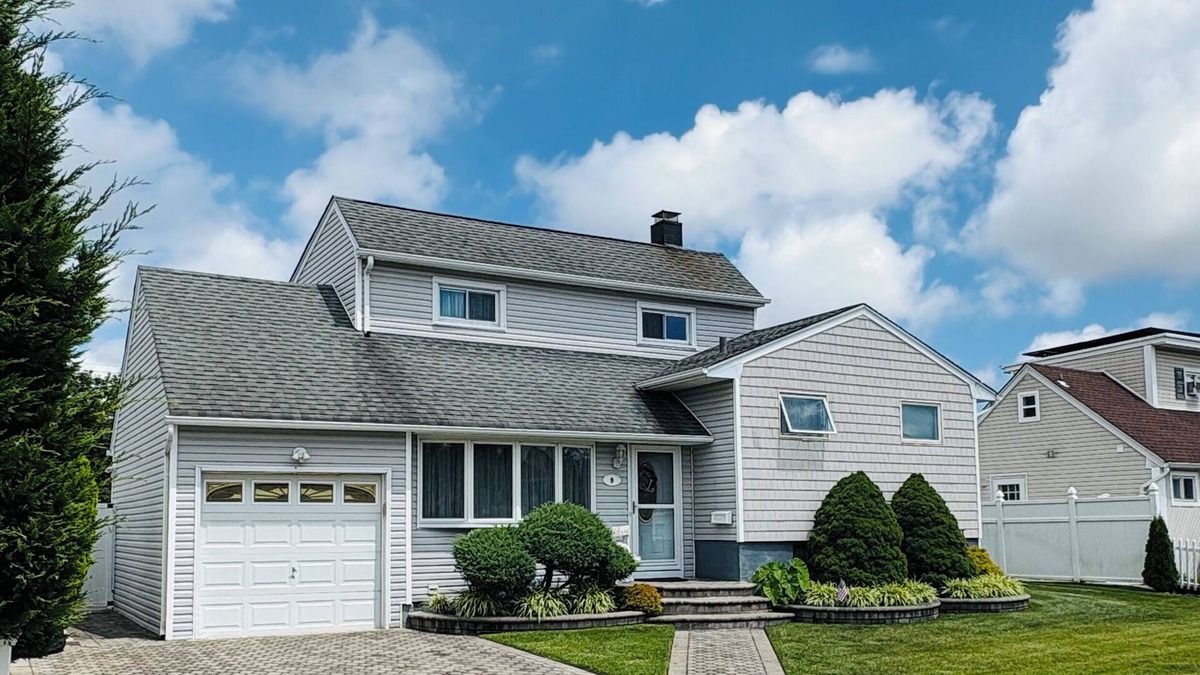 Plainedge House | Cozy 3 Bedroom Ryder Cup Home! Near The Village and Train Station