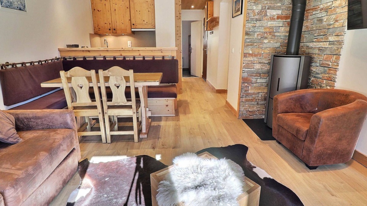 Meribel-Mottaret Apartment | Cozy 3-room Apt with Fireplace, Free Wi-Fi, Near Slopes & Shops, Sleeps 6