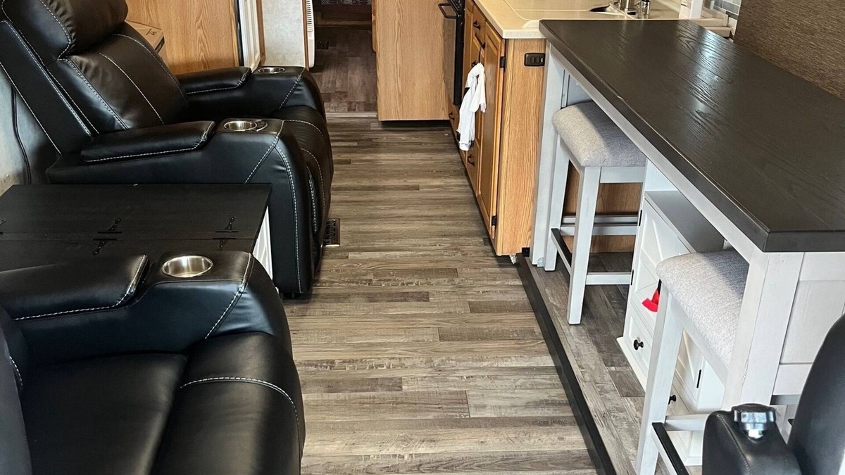 Gulf Hills House | Cozy 36’ Motorhome RV in Ocean Springs, MS.