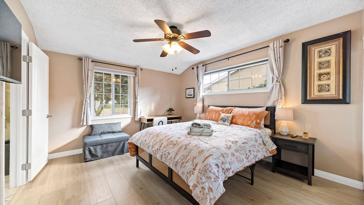 Mayflower Village House | Cozy 3b2b Single house with AC in Monrovia w/backyard patio