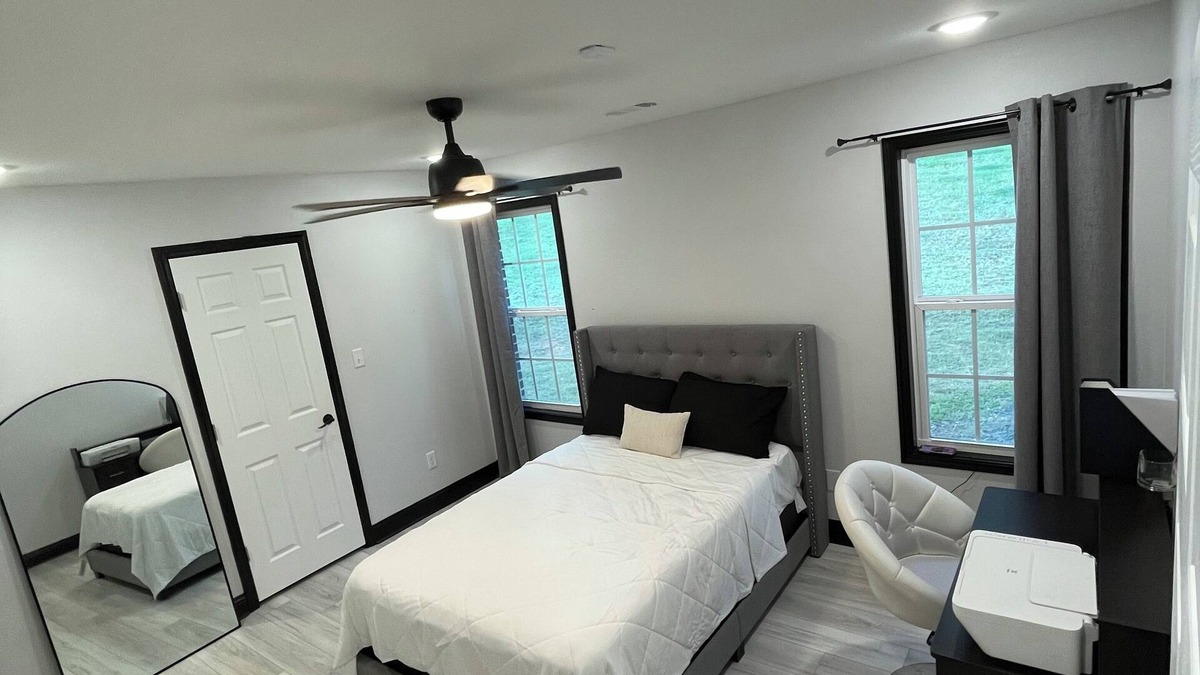 Cabot House | Cozy 3bed 2bath house on half ac of land mins from game time at the grounds