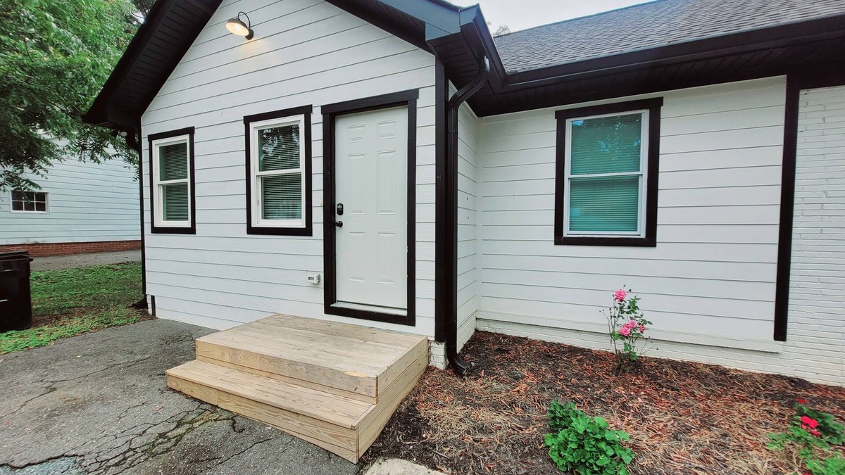 Monroe Apartment | Cozy 3BR/2BA Home Near Downtown Monroe & Waxhaw with Fire Pit + Patio