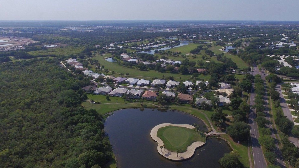 Myrtle Trace House | Cozy 3BR/2BA Lakeside Villa Close To Area Beaches - Happy Trails