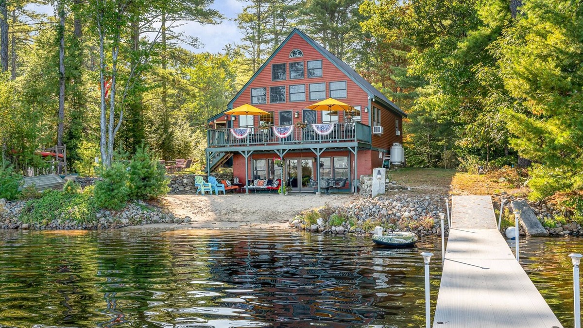 South Effingham House | Cozy 3BR+Enjoy Fall+Mountain & Lakefront Views