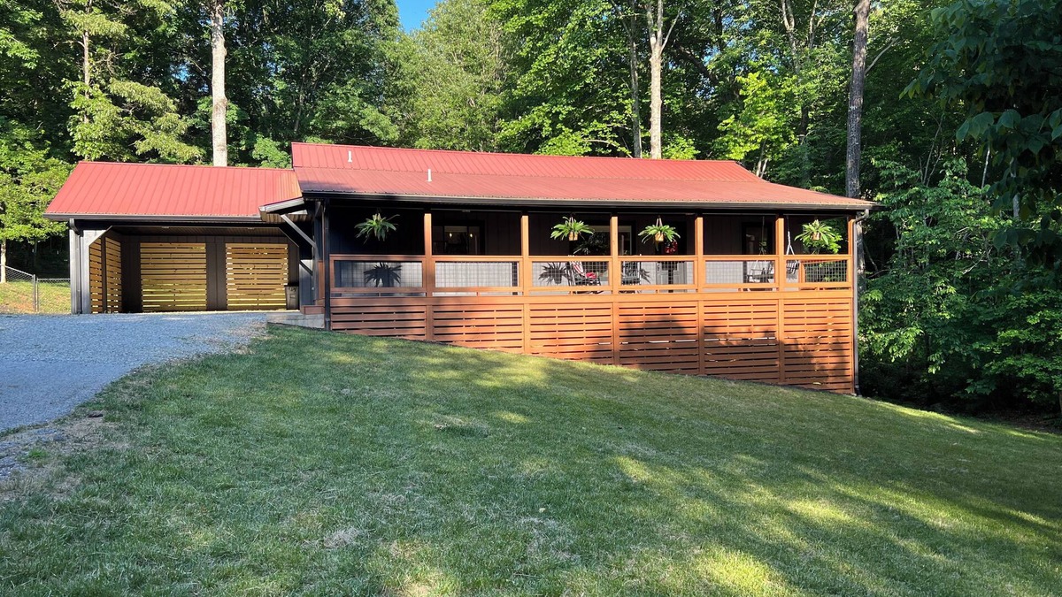 Clarkesville House | Cozy 3BR Getaway, Lake access, Fire Pit, Trails