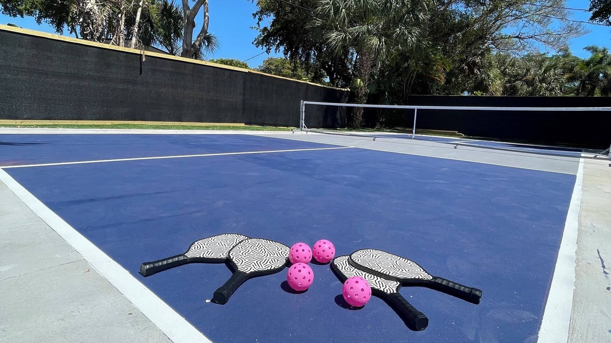 Citrus Isles House | Cozy 3BR Lounge w/Pool & Private Pickleball, Sleeps 8, 8 Min to FLL & Downtown