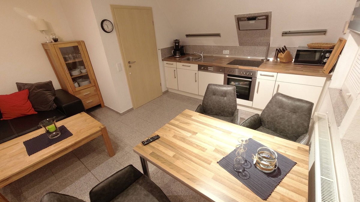 Haseluenne Apartment | Cozy 4* apartment on the upper floor, 2P, terrace/garden, box spring bed, NR, no pets