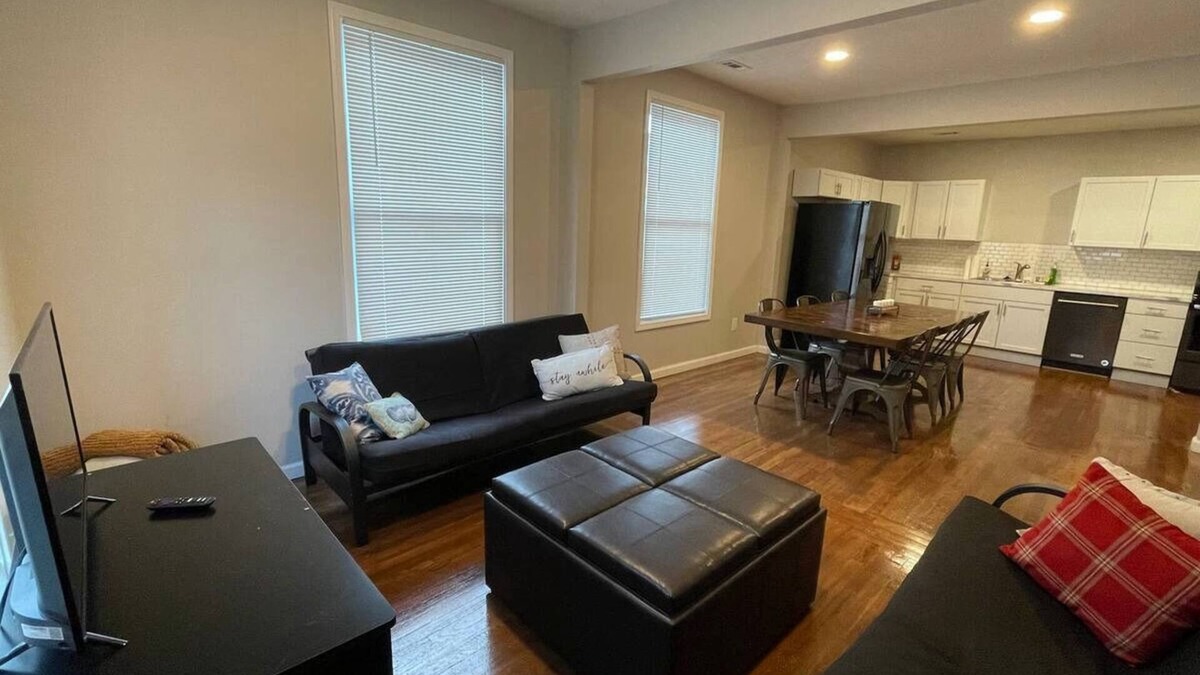 Omaha Apartment | Cozy 4 Bedroom 2 Bath Omaha Home w/plenty of parking!