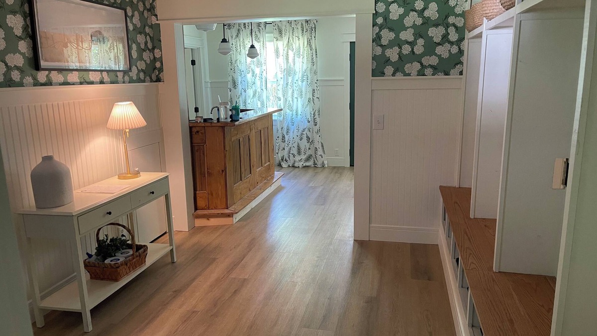 Pierce County Cottage | Cozy 4-bedroom cottage in enjoyable Elbe with WiFi on 16 wooded acres
