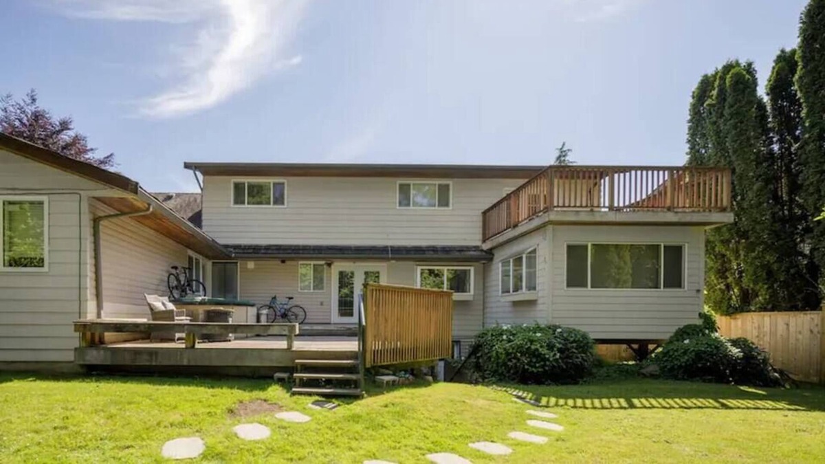 Musqueam First Nation House | Cozy 4 bedroom house in Kerrisdale Vancouver