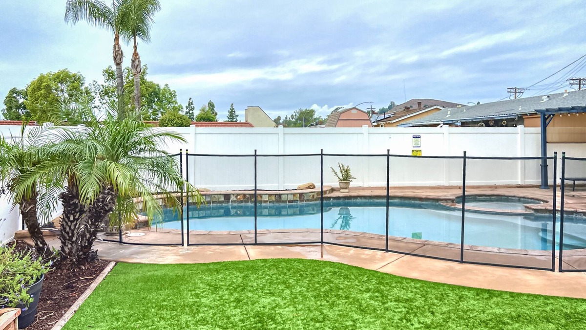 Carlton Hills House | Cozy 4 Bedroom house with Jacuzzi and Pool