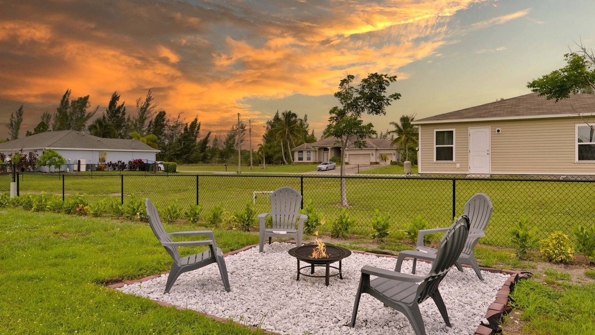 Jacarandas House | Cozy 4 Bedroom with free parking