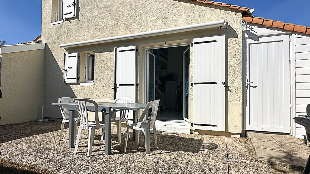 Les Mathes House | *Cozy 4-Person House with Pool, Tennis, Near Beach - La Palmyre*