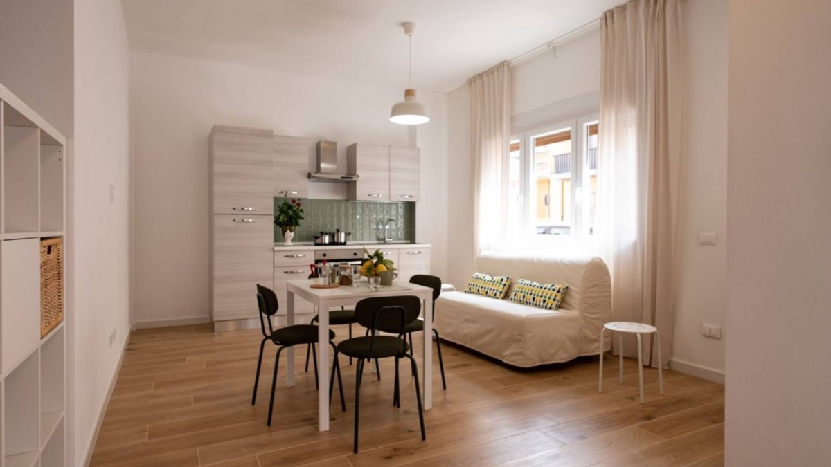 Piombino Apartment | Cozy 40 sqm studio, for 4 people, located on the ground floor of a modern building. The property is located in a strategic area of Piombino, an ideal starting point for exploring the city and the Tuscan coast. A few minutes from the historic center