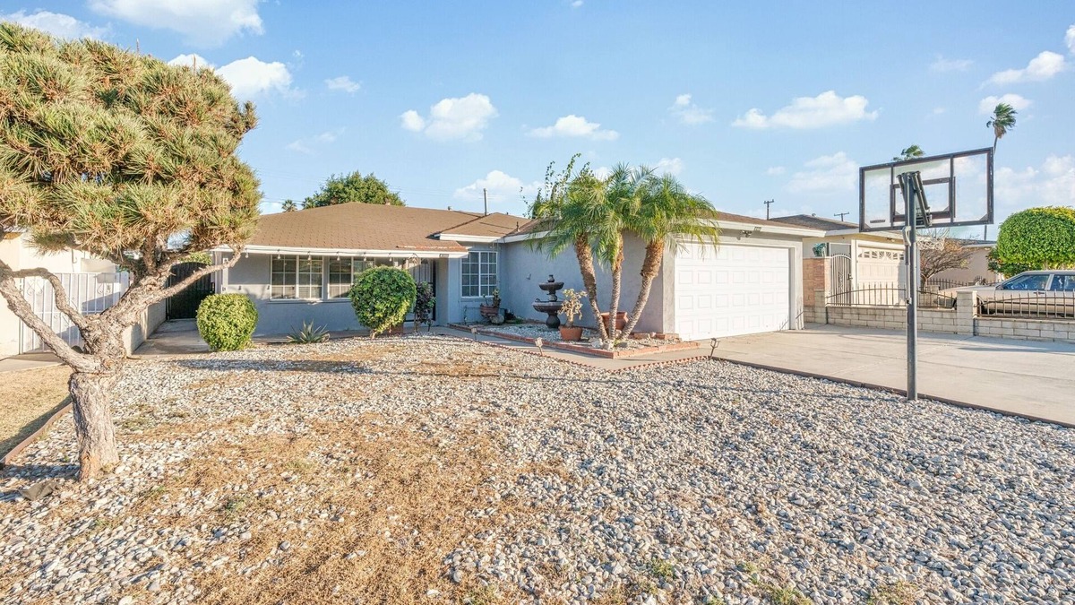 City of Industry House | Cozy 4BR Retreat with Private Backyard