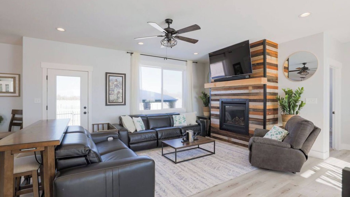 Rigby House | Cozy 6 bedroom home minutes from Rigby Lake