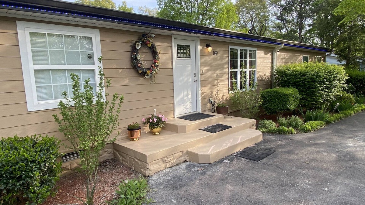 Ashland City House | Cozy 7 Bed Home 30min from City sleeps 10 ppl