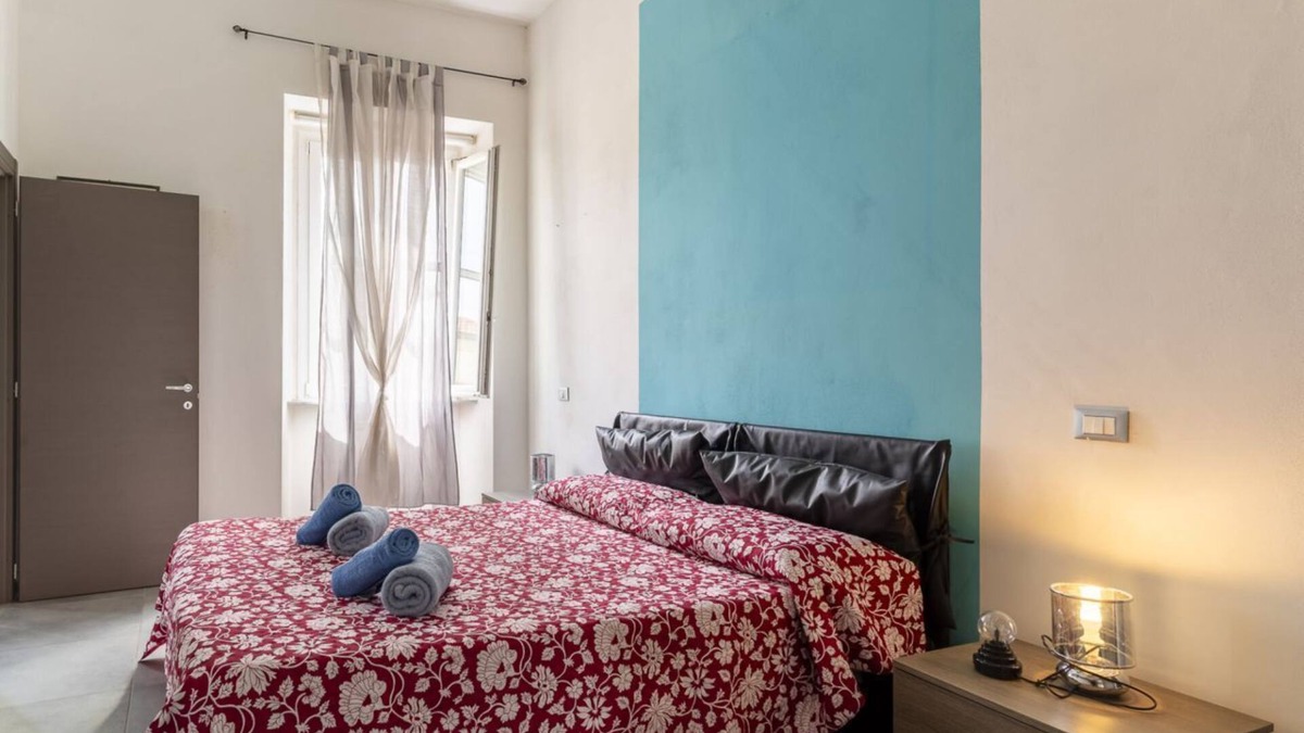 Livorno Apartment | Cozy 80 sqm apartment, able to accommodate 4 people, located on the second floor of a building without a lift.The property is located in the heart of Livorno, in a quiet and residential area full of services. A few minutes walk away are some of the main