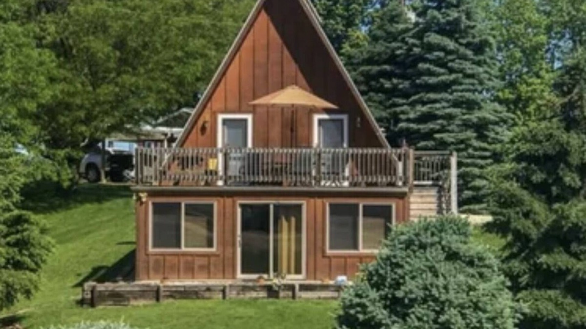 Republican City Cabin | Cozy A Frame Cabin (Buckel Lodge Taylar Manor)