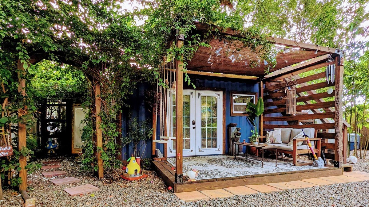 Ybor City House | Cozy AF Tiny-House Oasis