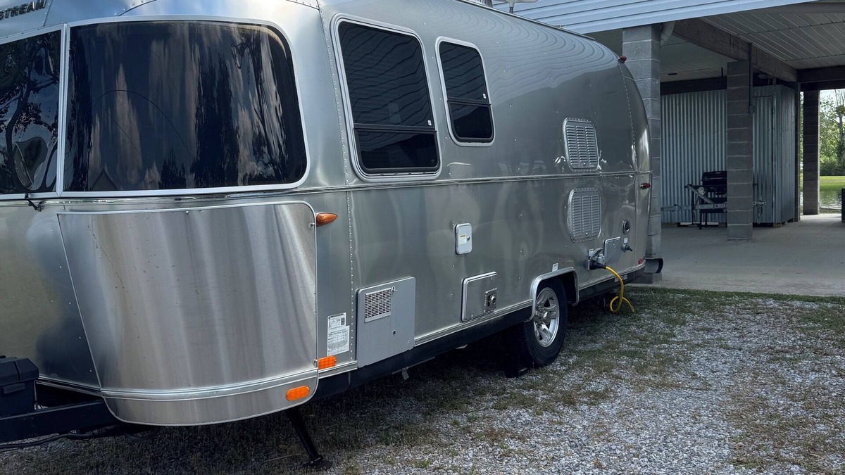 Shoreline Park House | Cozy Airstream in Beautiful Bay St. Louis with WiFi, AC