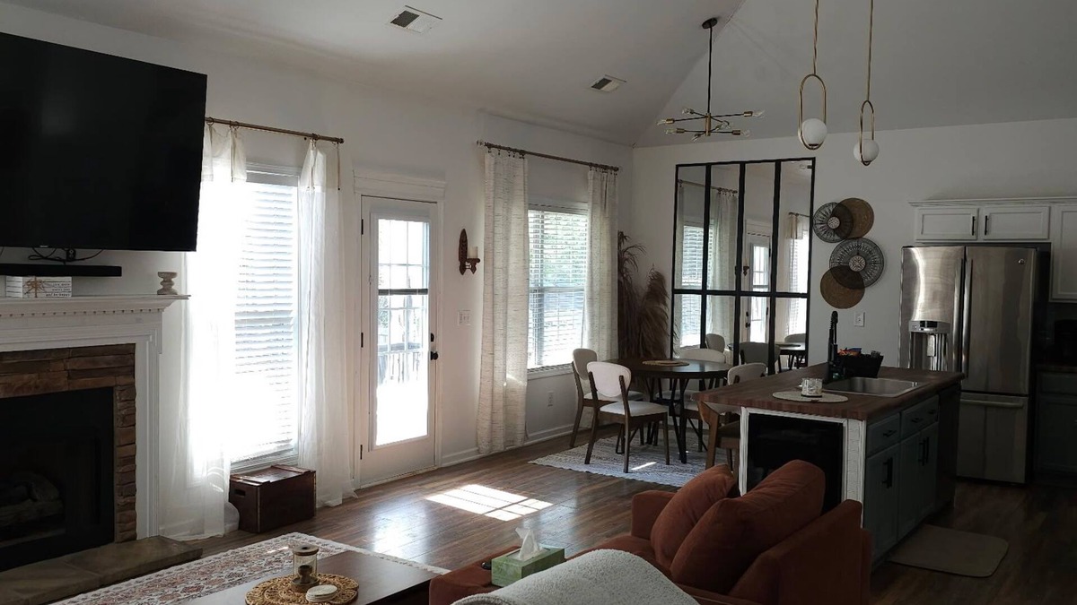 Clarksville House | Cozy & Airy Retreat with Lots of Character