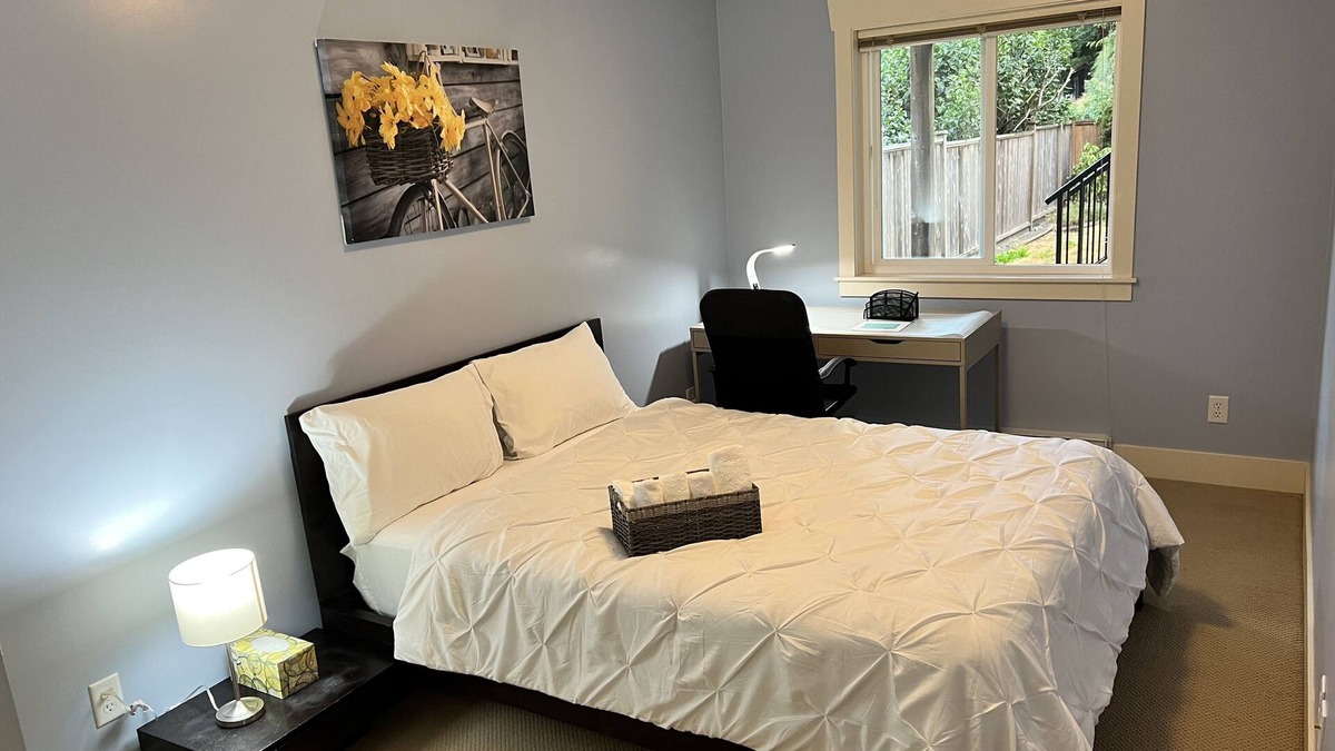 Upper Ten Oaks House | Cozy and bright 2-bedroom home with comfort stay