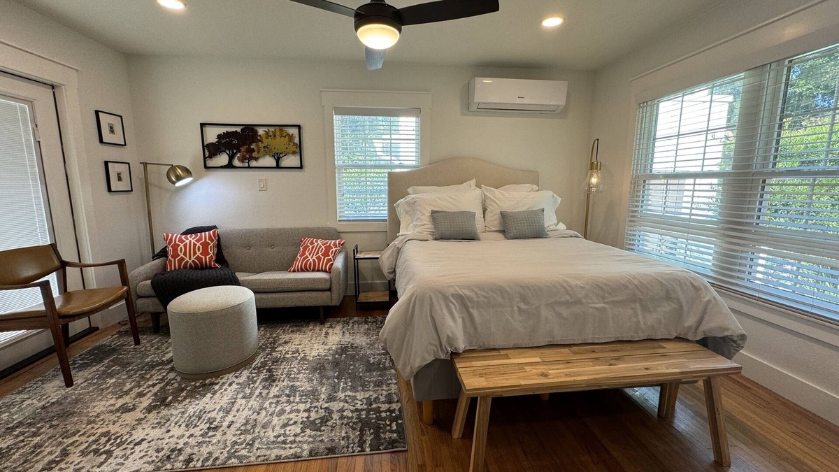 Winter Park Apartment | Cozy and Chic Winter Park Studio which is conveniently located just for you