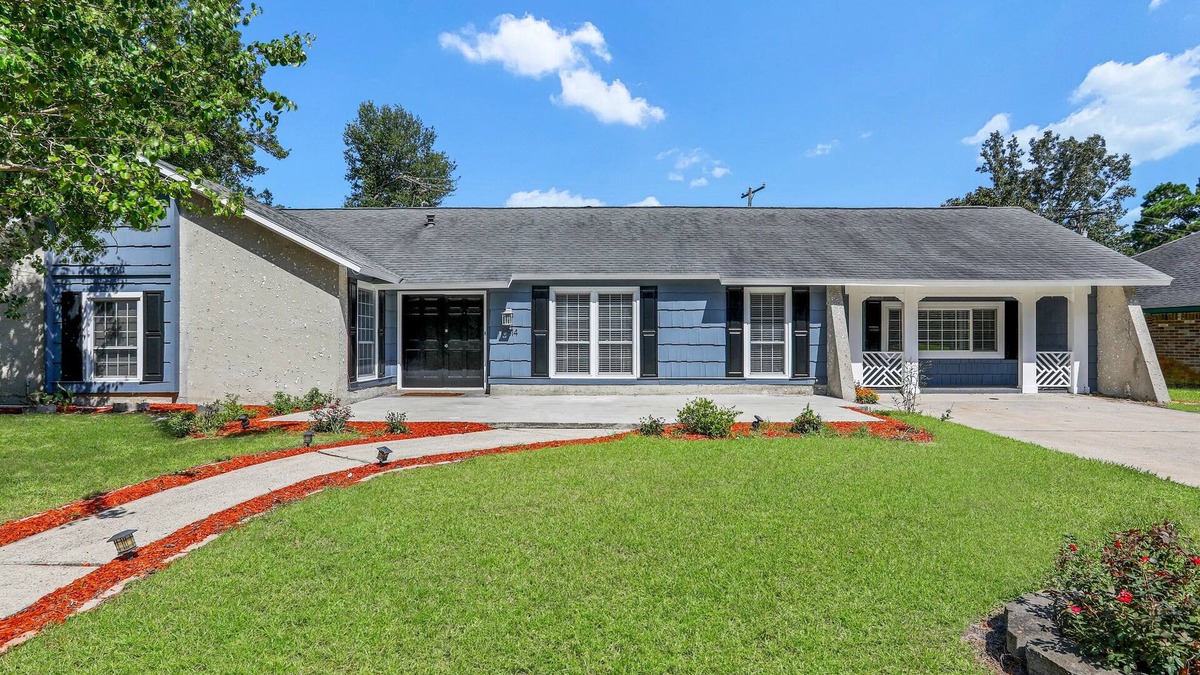 Savannah House | Cozy and Comfortable 3-Bedroom House - Perfect for Your Next Vacation!
