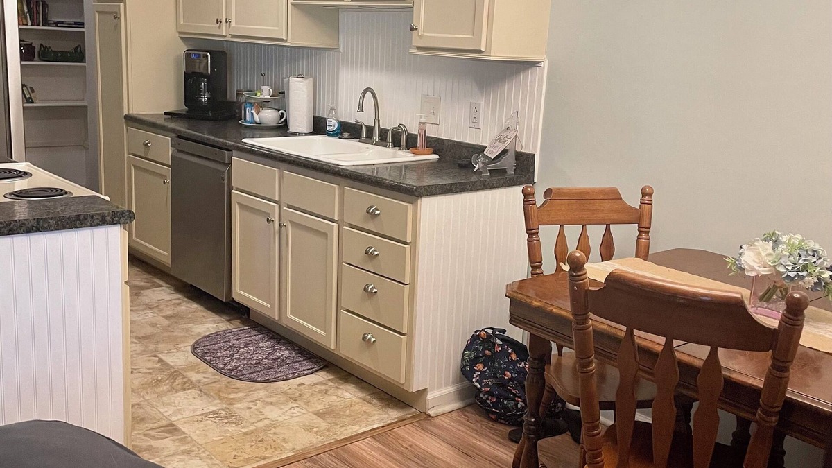 Grand Blanc Condo | Cozy and Comfy 2 Bedroom Condo in Grand Blanc