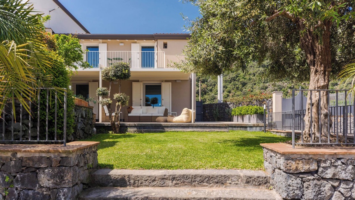 Santa Tecla House | Cozy and elegant villa in Santa Tecla, a few steps from the beach