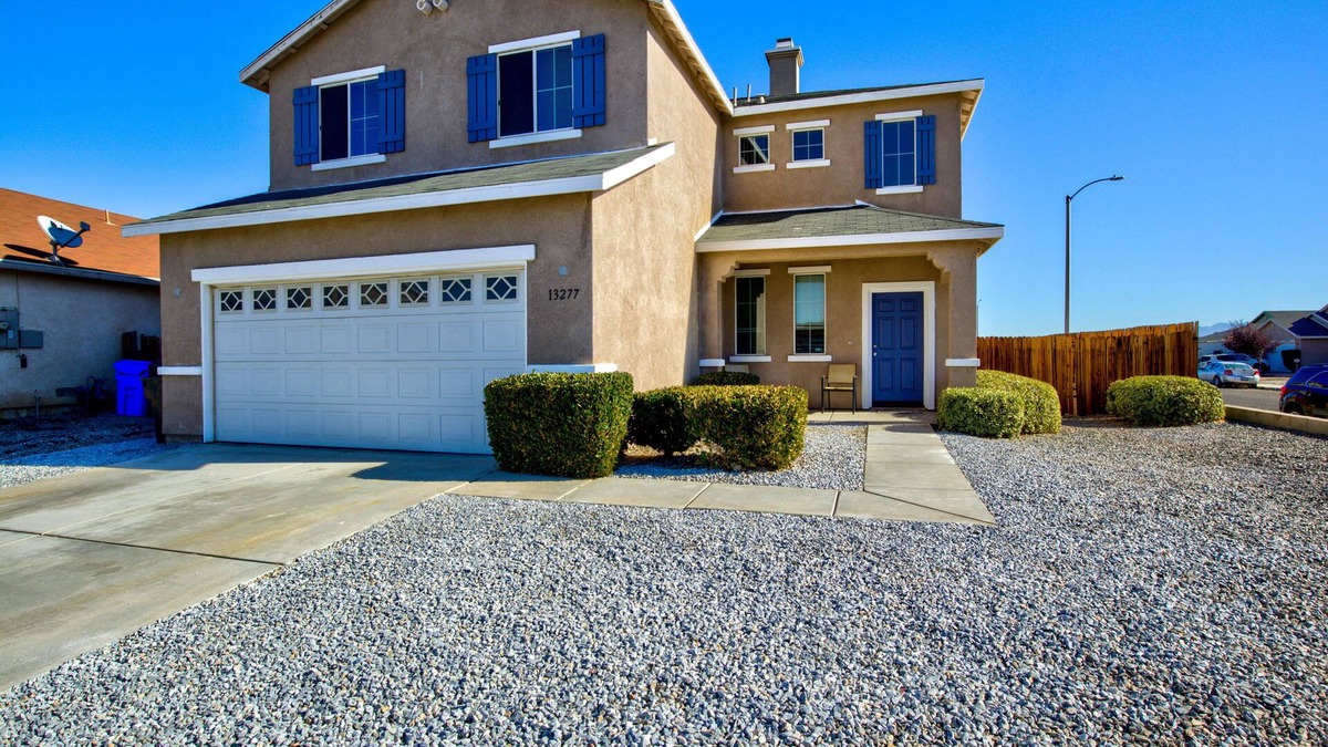 Victorville House | Cozy and Family Friendly Spacious 5 Bedroom Home