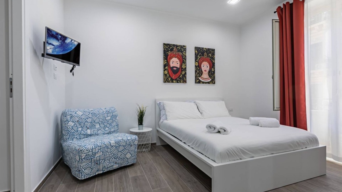 Borgo Vecchio Apartment | Cozy and modern apartment of about 40 sq m, able to accommodate up to 3 people, located on the 1st floor of a renovated building with no lift. The property is located in the center (NO ZTL - Traffic Restricted Area), just a 5-minute walk from the Politea