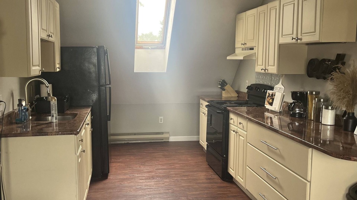Bridgewater Apartment | Cozy and Modern Suite